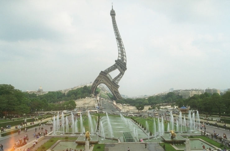 Eiffelturm gedreht 2